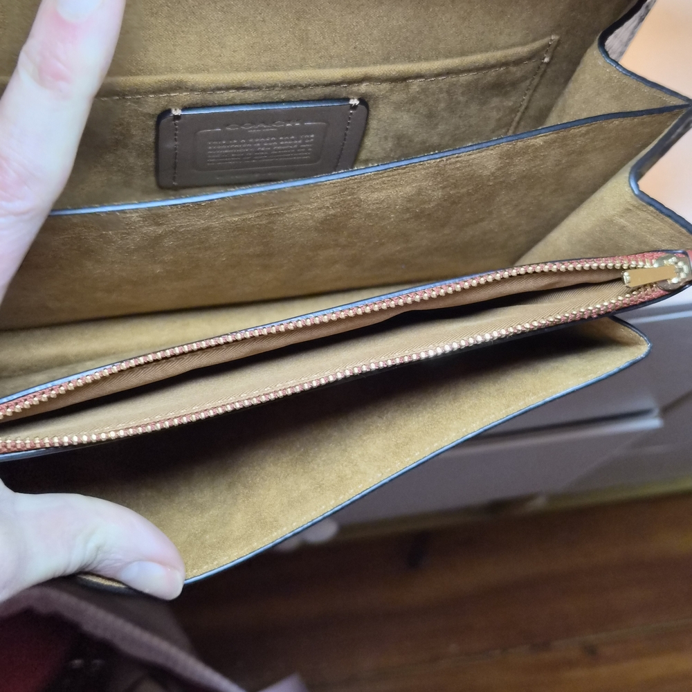 Coach NWOT Black and Tan Klare With Gold Rivets Crossbody/shoulder Bag - Picture 6 of 7
